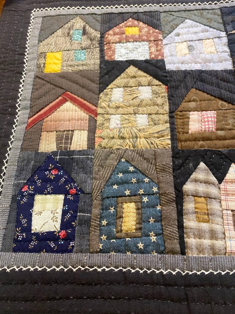 パッチワークタペストリー☆ハウス☆ハンドメイド - メルカリ