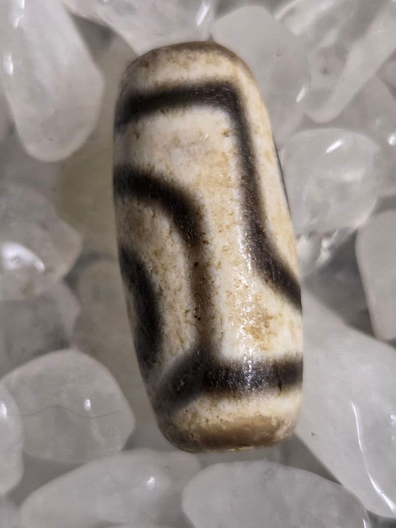 977 天珠 二眼天珠 貴重 珍品 dzibeads ！ - メルカリ