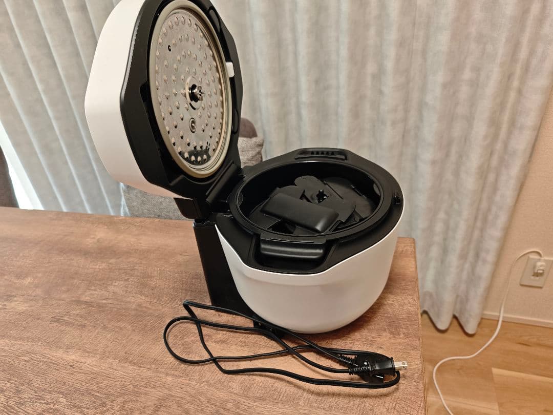 シャープ ヘルシオクッキングKN-HW24H-W 2.4ℓ