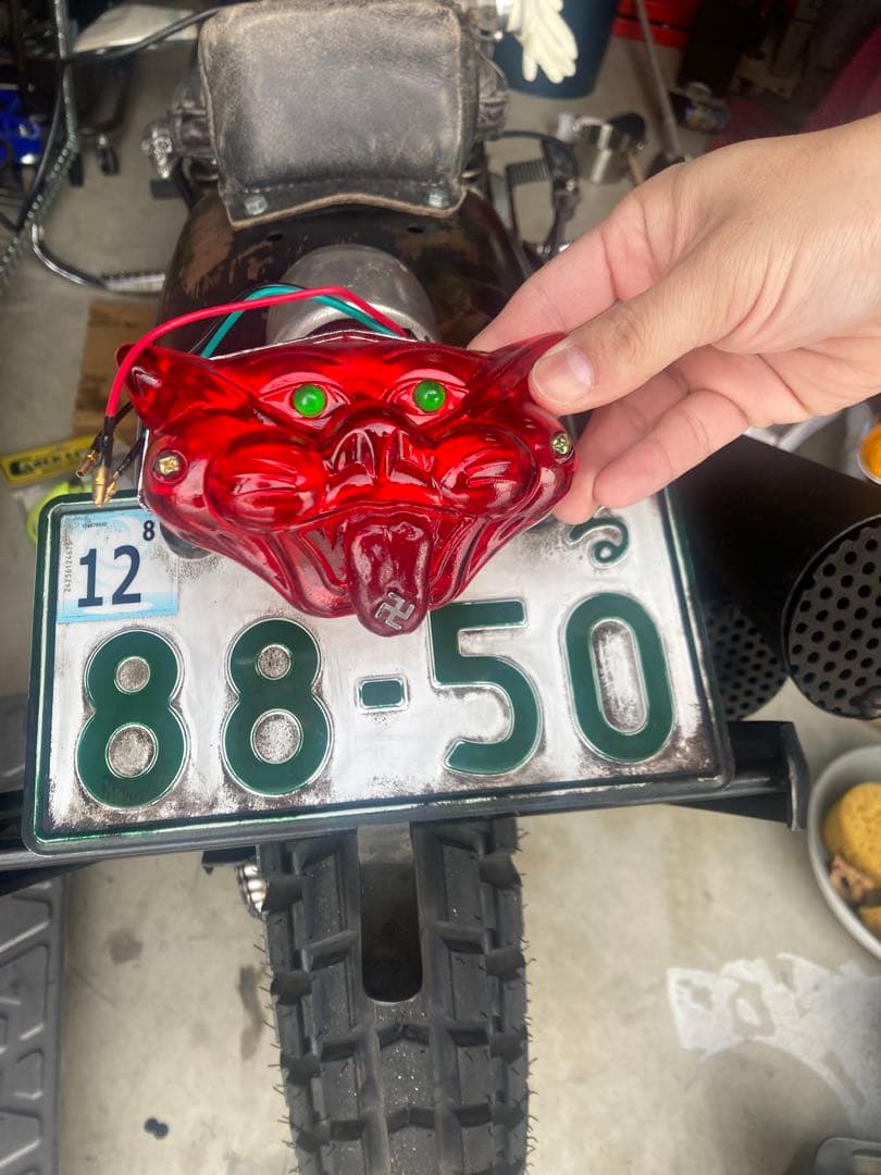 ベロ出し卍】ネコテールランプ キャットテールチョッパー ショベル