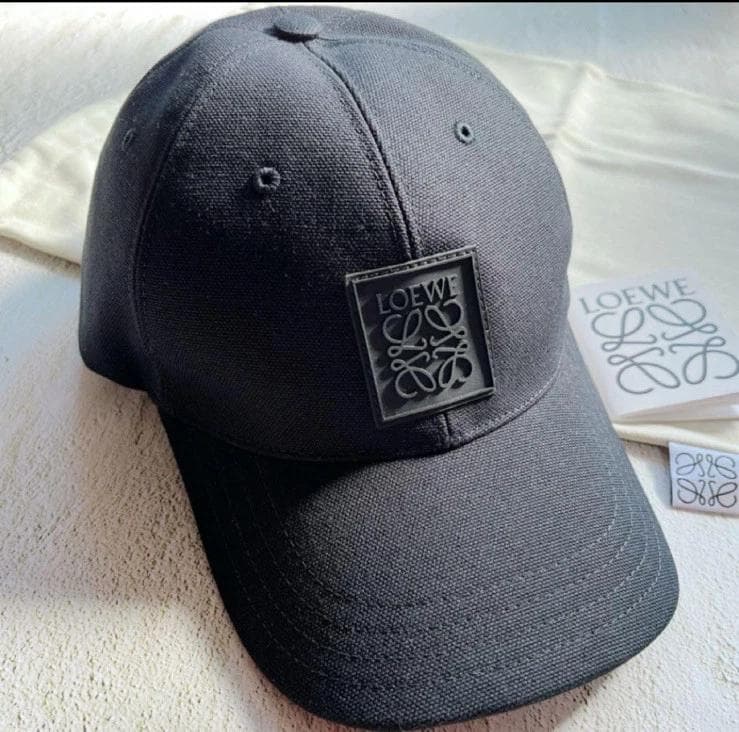LOEWE ブラック キャンパス パッチキャップ ロゴ刺繍 2025SS· - メルカリ