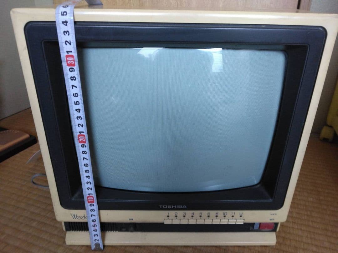 TOSHIBA Weekend ブラウン管テレビ 14W 約30cm - メルカリ