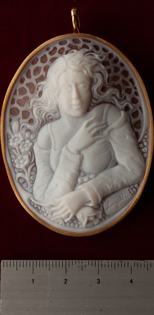 シェルカメオ 愛と美の女神アフロディーテ k18 ブローチ ペンダント
