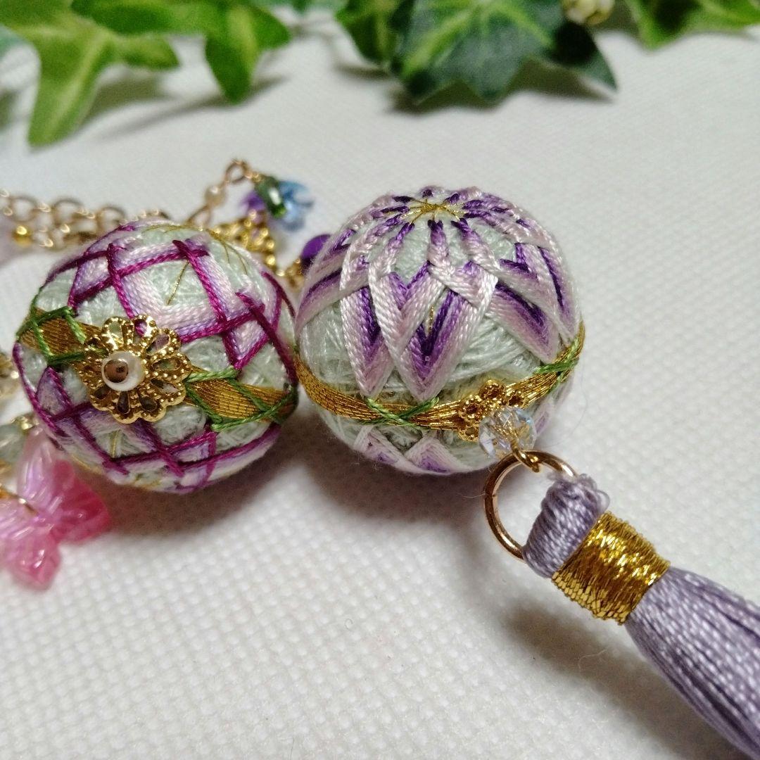 絹糸 小さな手まり 桜 紫 バッグチャーム2個 天然石 ハンドメイド