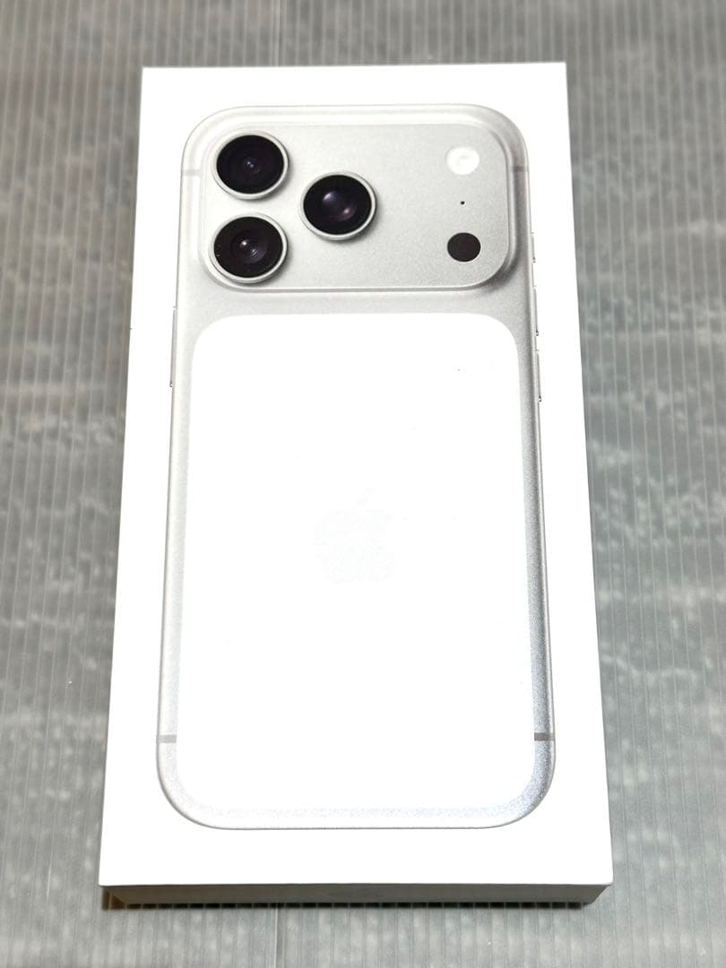 【新品未開封】iPhone 17 Pro 512GB シルバー ムスビー｜新品・未開封 iPhone 17 Pro 512GB シルバー 国内版 SIM