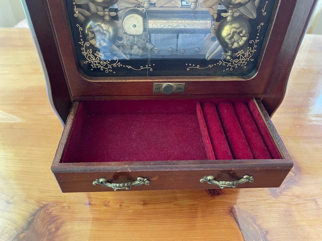 Sankyo.サンキョーオルゴール＆ジュエリーボックス♪青きドナウ蜂