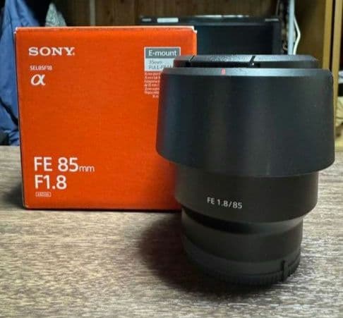 SONY望遠単焦点レンズ フルサイズ FE 85mm F1.8 SEL85F18 カメラレンズ FE 85mm F1.8 ブラック SEL85F18 [ソニーE /単焦点レンズ