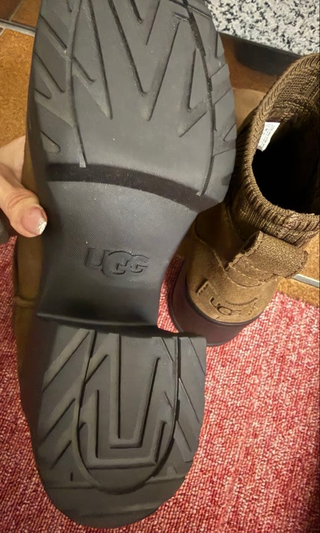 極美品UGG厚底モクシーチェルシー ダークブラウン 25cm - メルカリ