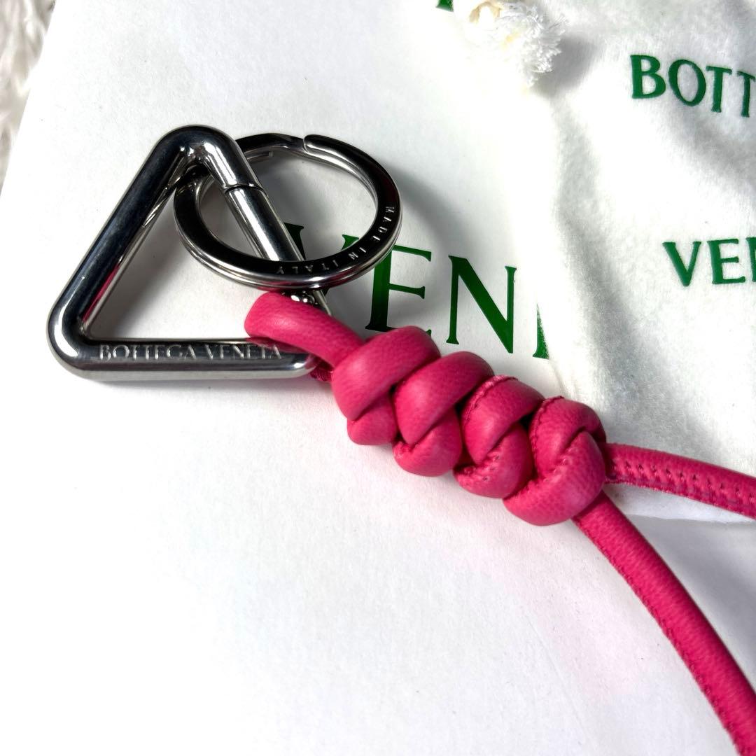 美品】希少 Bottega Veneta トライアングルキーリング ピンク - メルカリ
