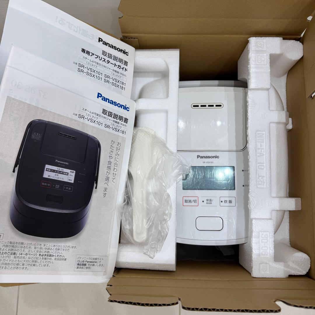 美品 Panasonic 炊飯器5.5合 SR-VSX101-W 2022年製 SR-VSX101-W 炊飯器 おどり炊き ホワイト [5.5合 /圧力IH] Panasonic