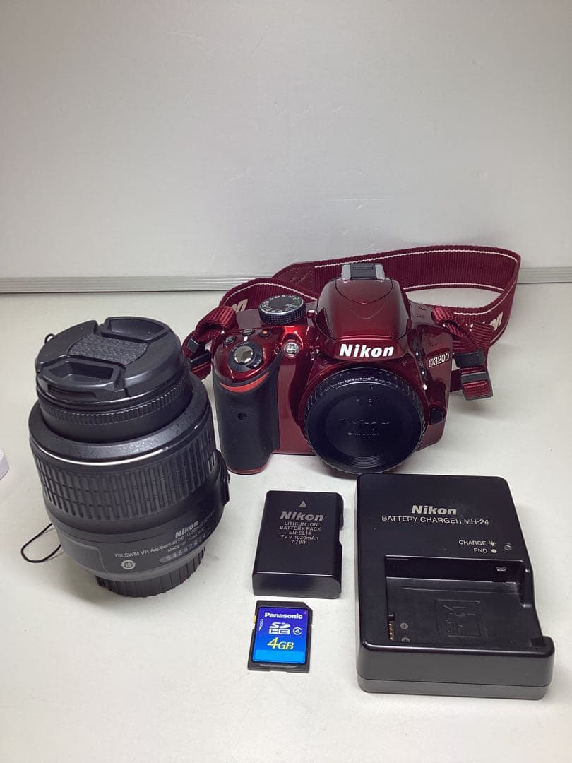 た*る様 Nikon D3200 デジタル一眼レフカメラ レッド　撮影可能 Amazon | Nikon デジタル一眼レフカメラ D3200 ボディー レッド