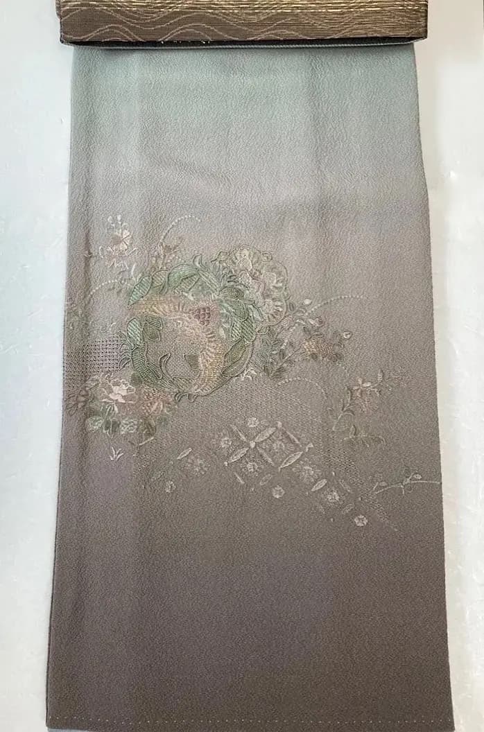 未使用 長期保存品 精緻な汕頭刺繍 上質正絹縮緬 訪問着 秀逸染め