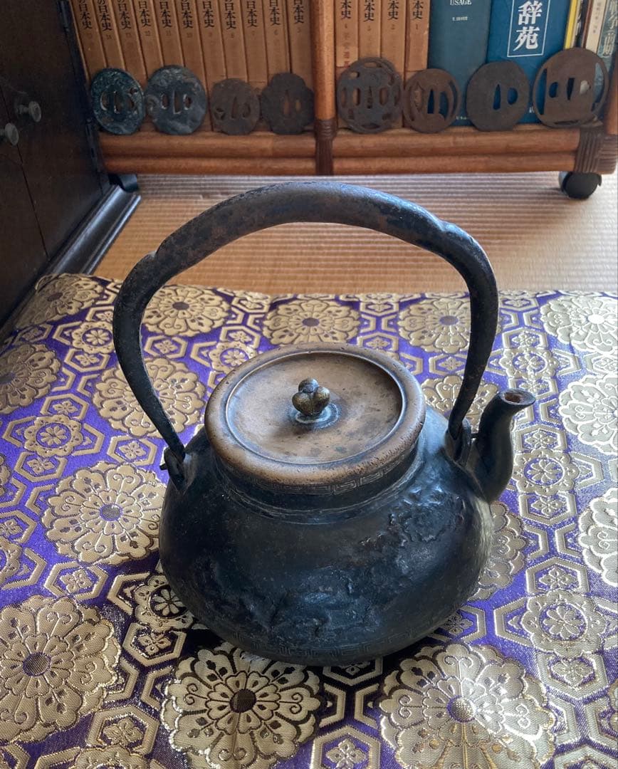 鉄瓶 龍文堂 骨董品 龍文堂 造『鉄瓶』 買取価格相場｜骨董品買取 緑和堂