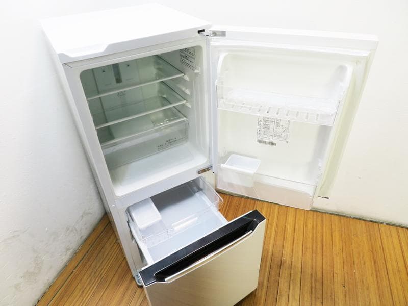冷蔵庫 130L 2017年製 HR-D1302 一人暮らしに最適 IL05 - メルカリ