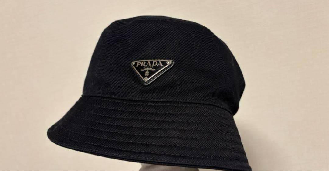 PRADA バケハ帽子 ユニセックス本日限定価格 - メルカリ