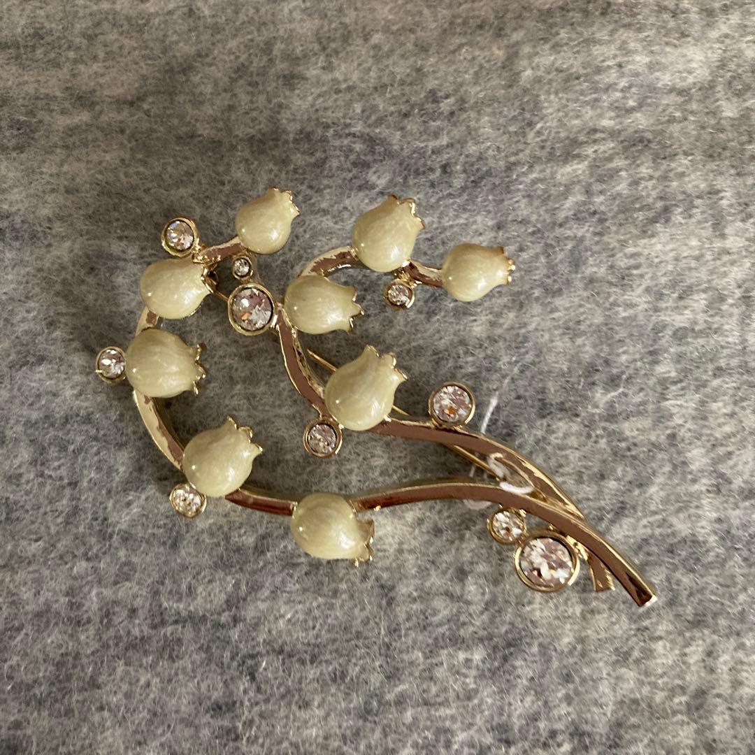 未使用アンテプリマ　スズラン花ブローチ VBRV5116__MP_c999_a001_pm.jpg