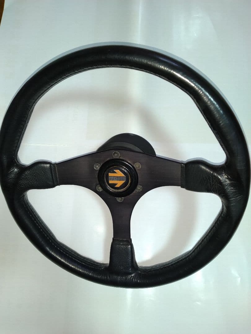 【限定セール　☆希少☆】momoステアリング モモ形状 MOMO ステアリング ブラック 35Φ35cm GRIP ROYAL/AVENUE