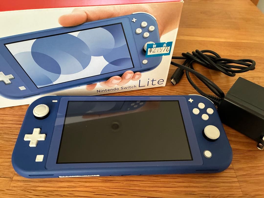 Nintendo Switch Lite 青色 本体 箱 ACアダプター付き Nintendo Switch Lite 青色 本体 ACアダプター付き - メルカリ