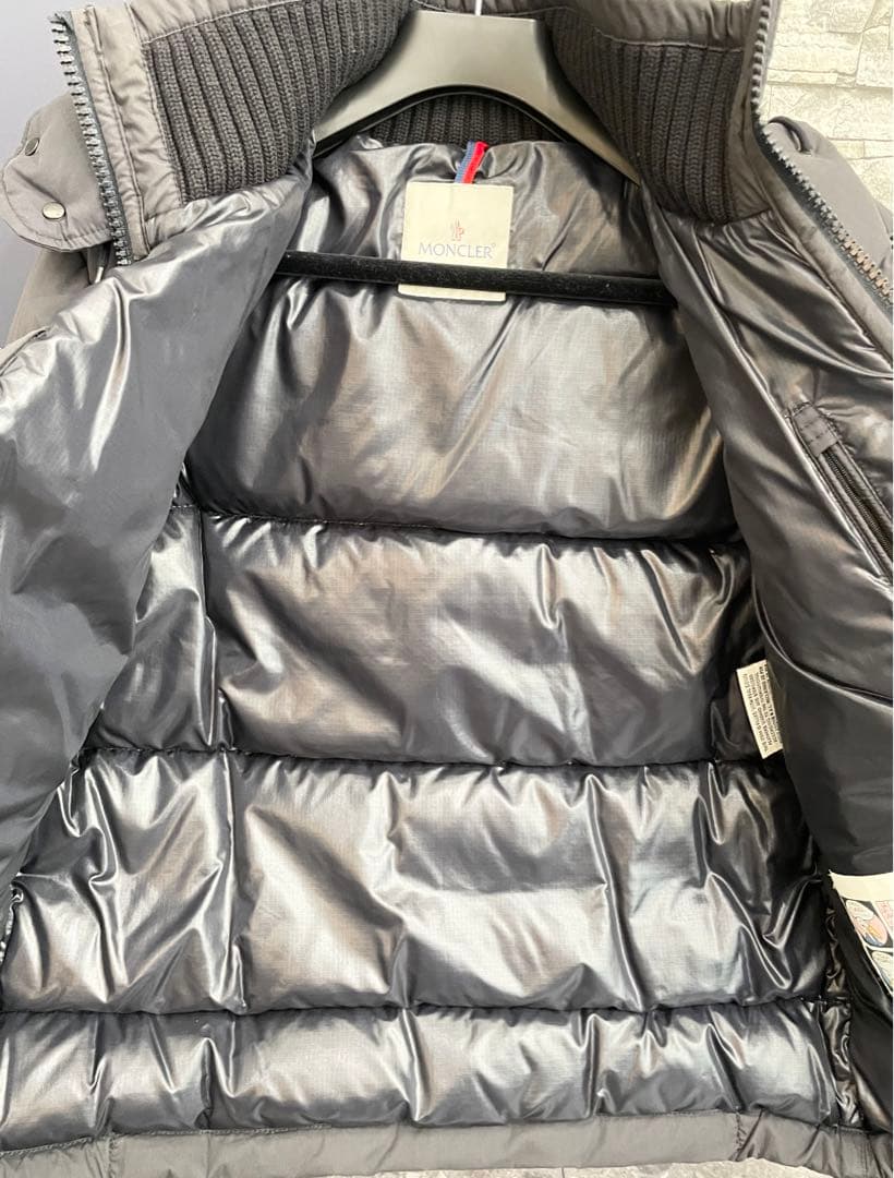 ピノ様 希少！MONCLER ダウンジャケット フランス国旗ver. - メルカリ