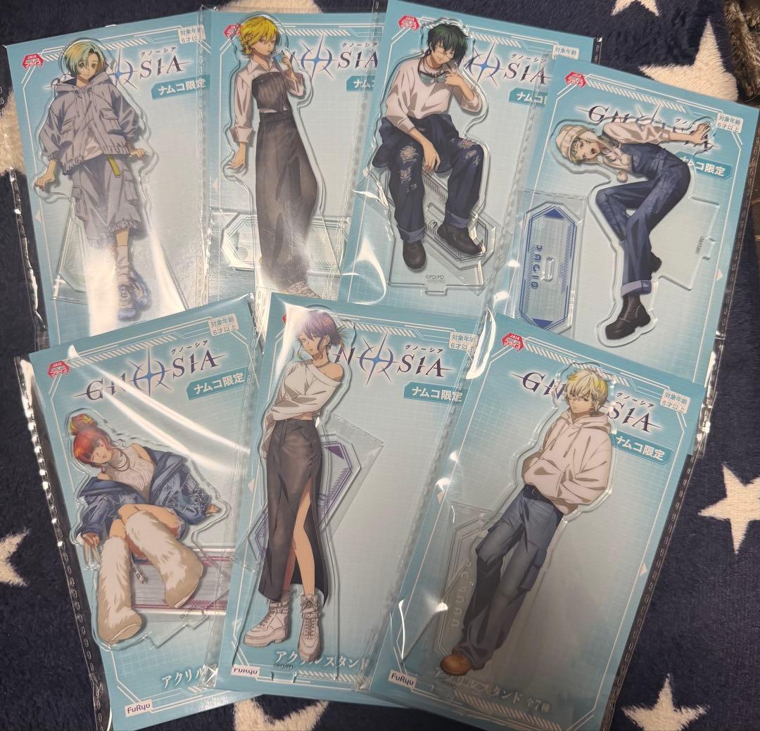 TVアニメ『グノーシア』　ナムコ限定　アクリルスタンド　7種セット デニム衣装×ゲームセンター」をテーマにした新規描き下ろしイラストが