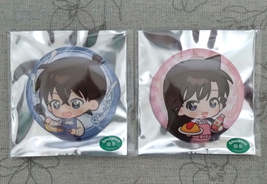 名探偵コナン 缶バッジ ミニキャラキッチンver. 工藤新一 毛利蘭