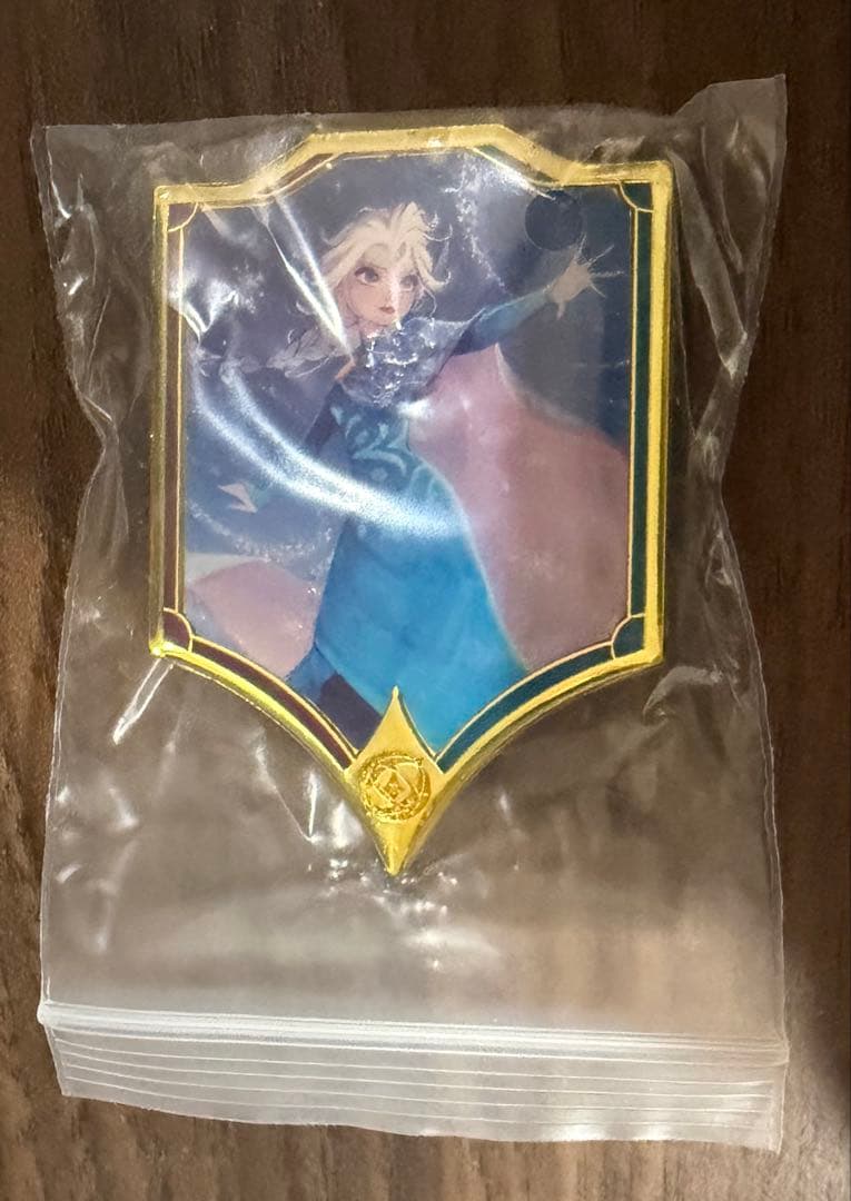 ロルカナチャレンジ エルサ ピンバッジ - メルカリ