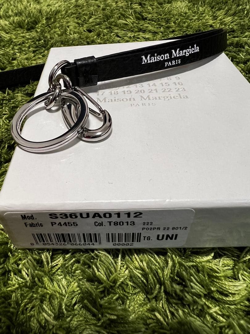 マルジェラ ロゴ レザー ネックストラップ S115332230 公