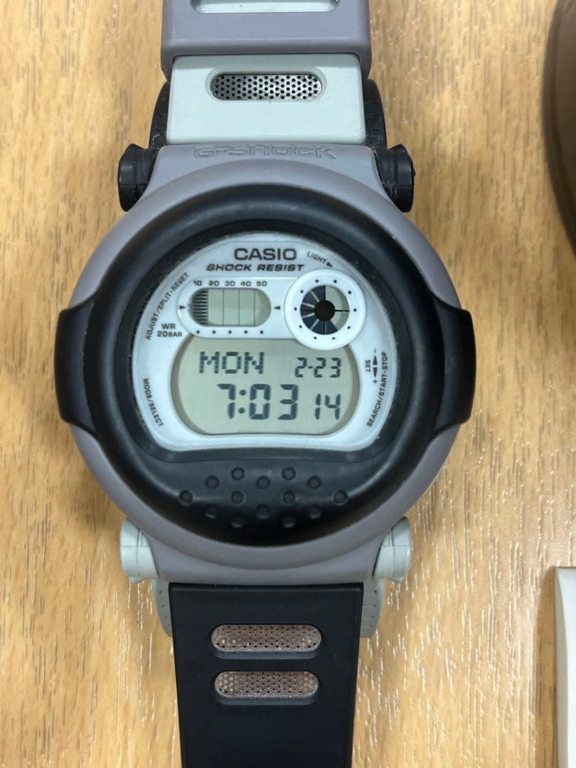 BEAMSコラボ】カシオG-SHOCK ジェイソン ブラック×グレー 別注 - メルカリ