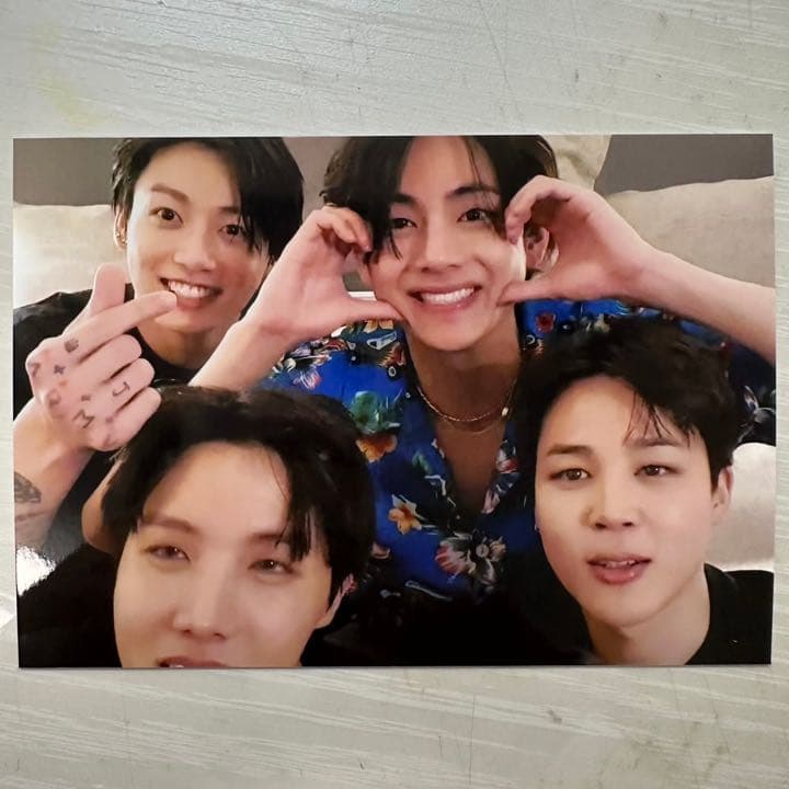 BTS 写真集 テヒョン グク ジミン ジン ユンギ ホソク ナムジュン BTSA3163：ジン＆RM＆ジミン＆グク】／BTS（バンタン）写真L版の通販