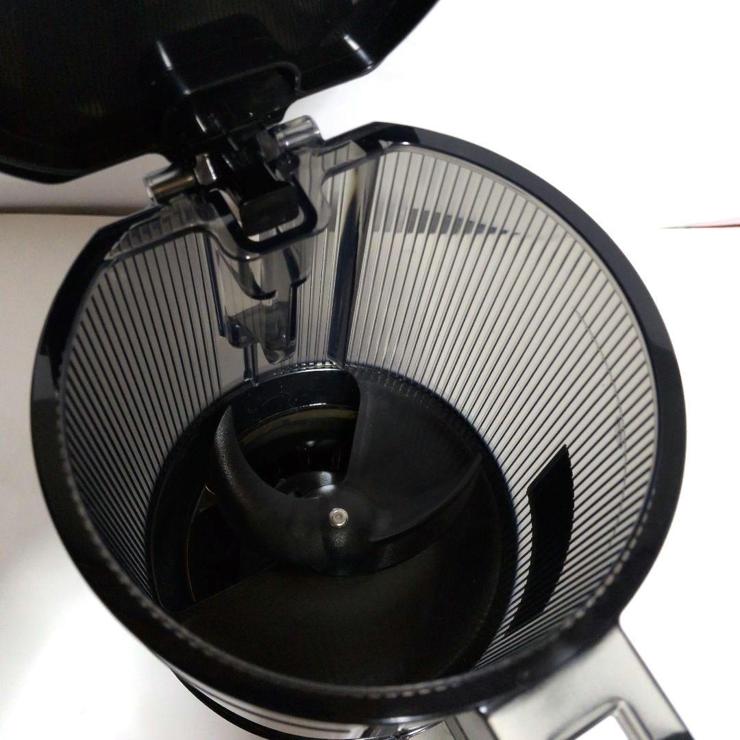 《Hurom スロージューサー H-200》付属品完備