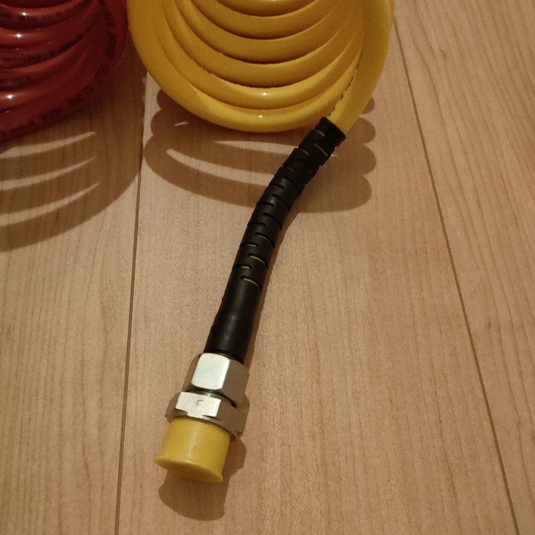 新品トレーラースパイラルホース エアーホース赤黄色2本セット 耐久性