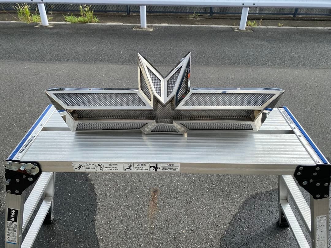 バスマーク　アンドン ステンレス 中型/超薄型 バスマーク アンドン 【鱗柄】 厚み50mm 6mm丸