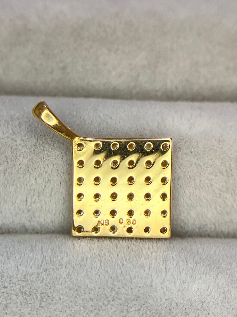 ダイヤモンド　ネックレスペンダント　チャーム　k18 0.3ct