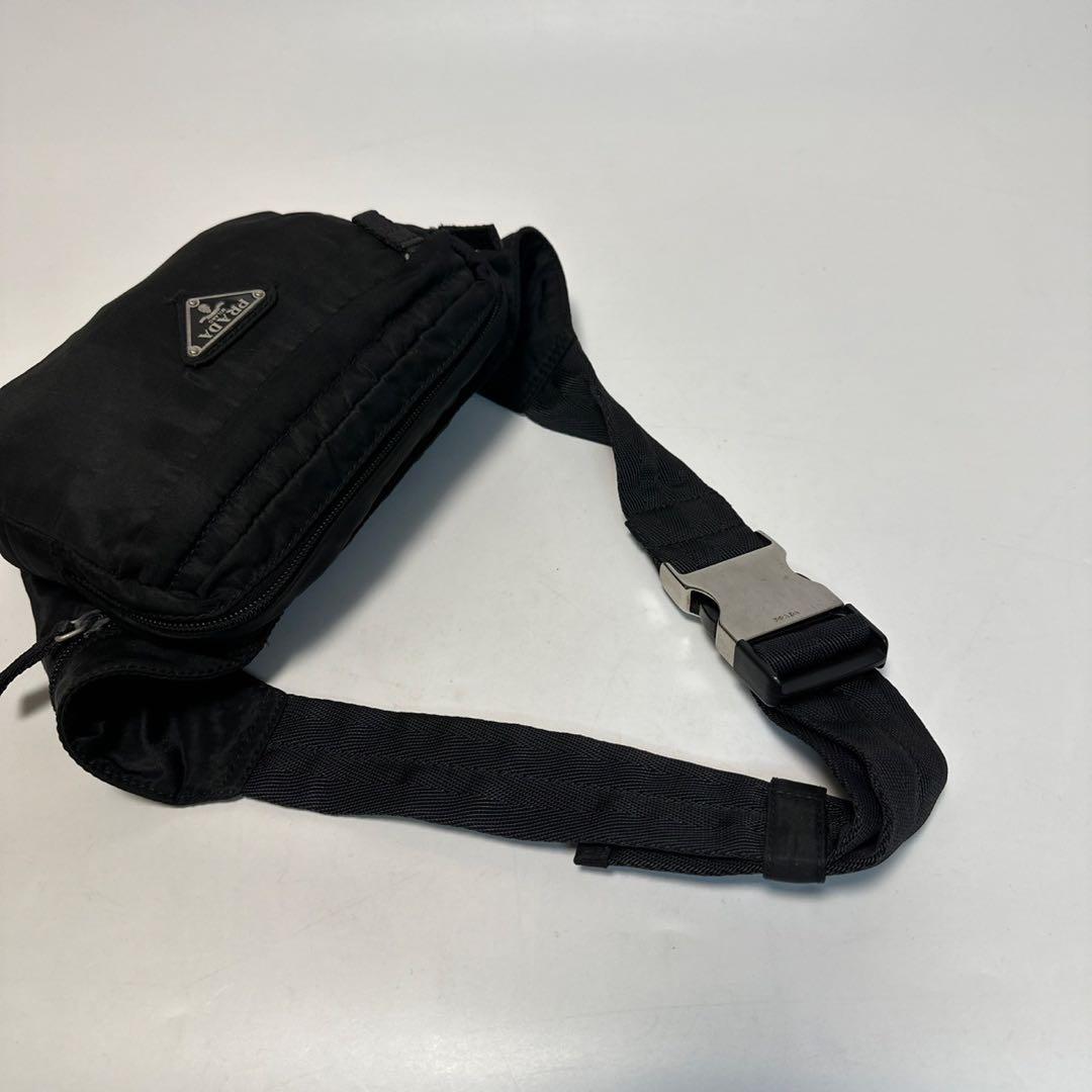 m61【極美品】プラダ 三角ロゴ ナイロン ブラックウエストバッグ