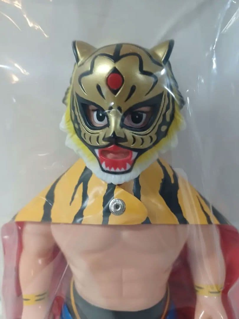 メディコムトイ SFS 初代タイガーマスク（初期ゴールド版)ソフビ