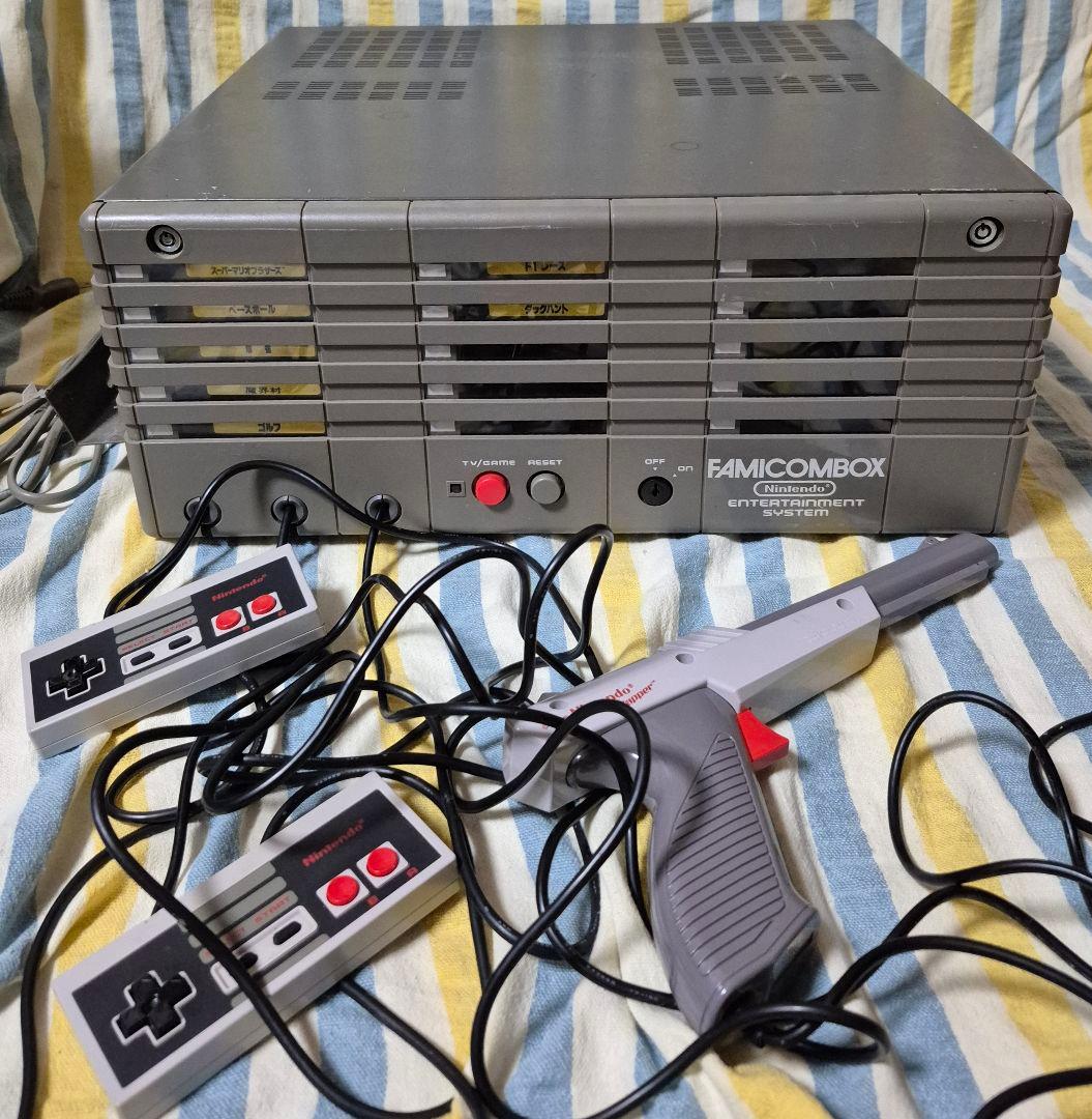 ファミコンボックス 業務用 ファミリーコンピュータ『ファミコンボックス（要コントローラー、鍵