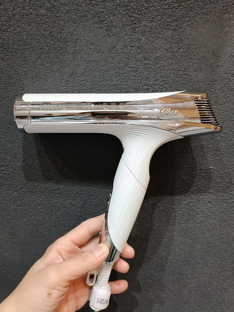 【即日発送】リファ ドライヤー Ｓ＋ 箱付き 美品 ビューテック ドライヤー S+(ホワイト):リファ(ReFa)の通販｜DEPACO