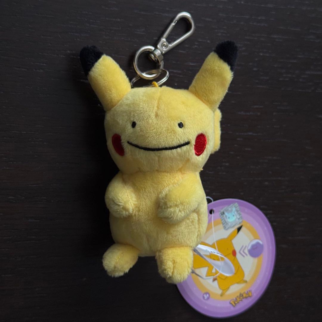 韓国限定】ポケモン 変身メタモン ピカチュウ ぬいぐるみキーホルダー