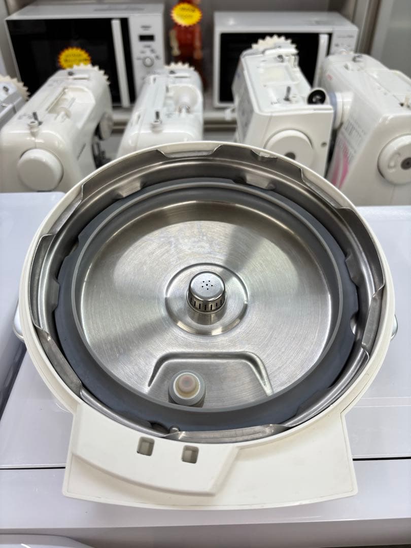 アイリスオーヤマ 電気圧力鍋 PC-MA2-W 2.2L 2021年製