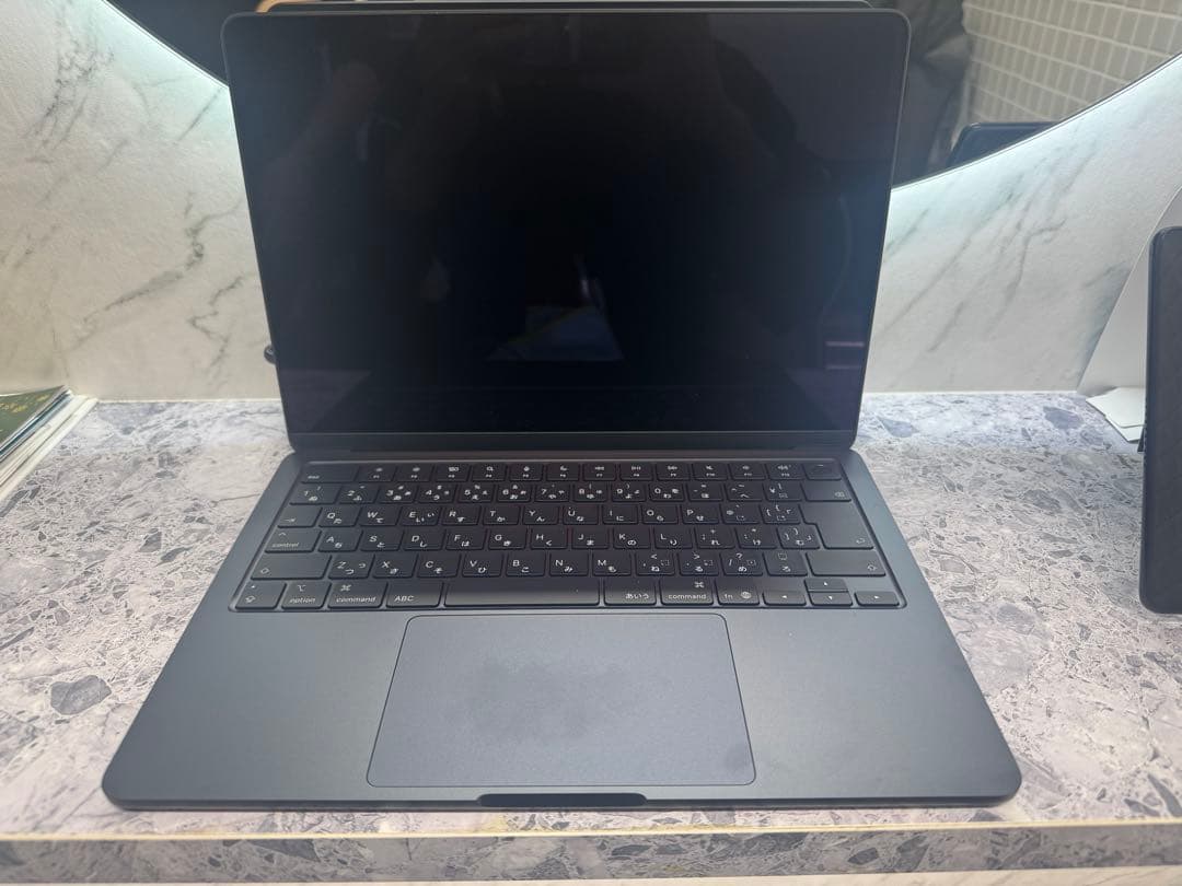 ほぼ新品Apple Macbook Air M4 13インチ 16GB 256G Apple 13-inch MacBook Air, M4 Chip, 10-Core CPU, 8-Core GPU, 256GB