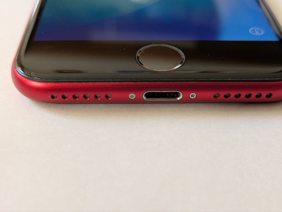 ほぼキズなしも画面横縞あり】iPhone SE (第2世代)☆RED☆64MB