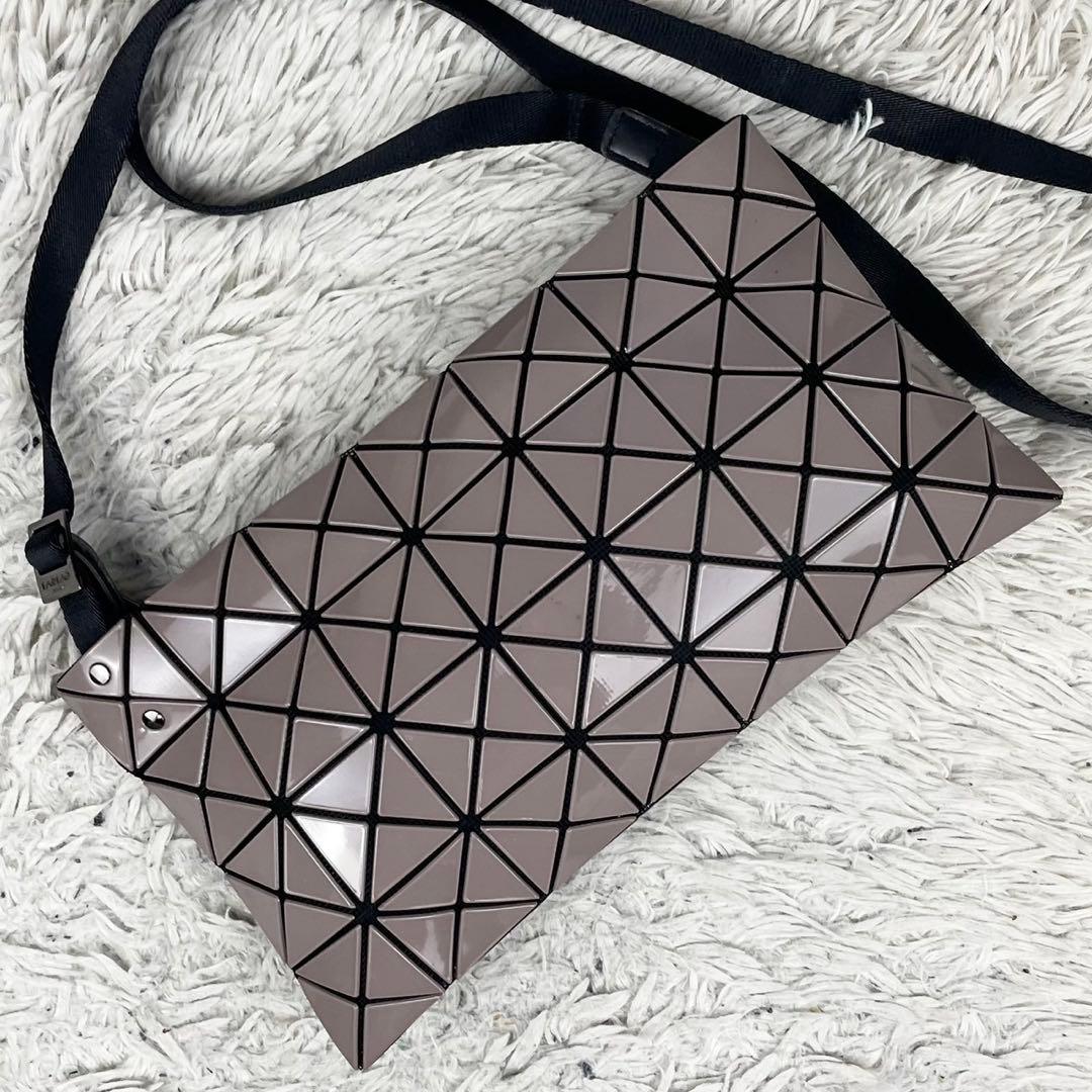 極美品 バオバオイッセイミヤケ レザー ショルダーバッグ ファスナー