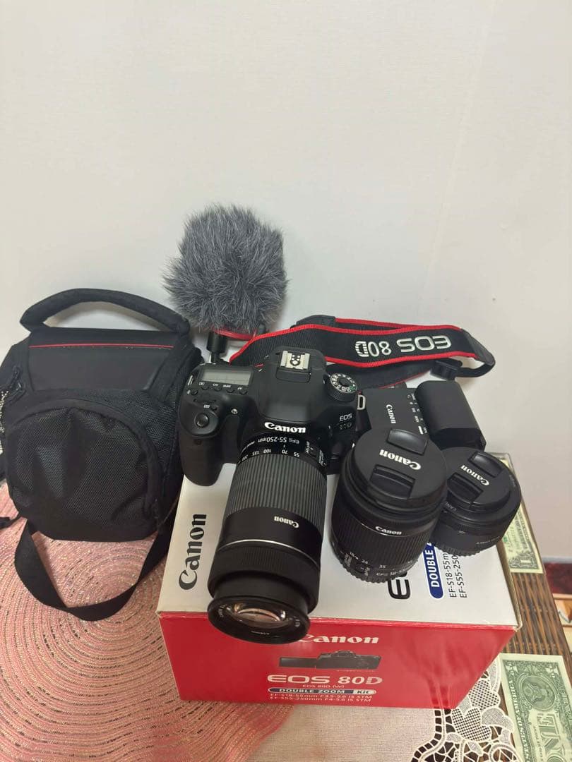 Canon EOS 80D ダブルズームキット 超美品 レンズ2本 キャノン Canon EOS 80D ダブルズームキット 初心者 おまけ付き Canon EOS 80D