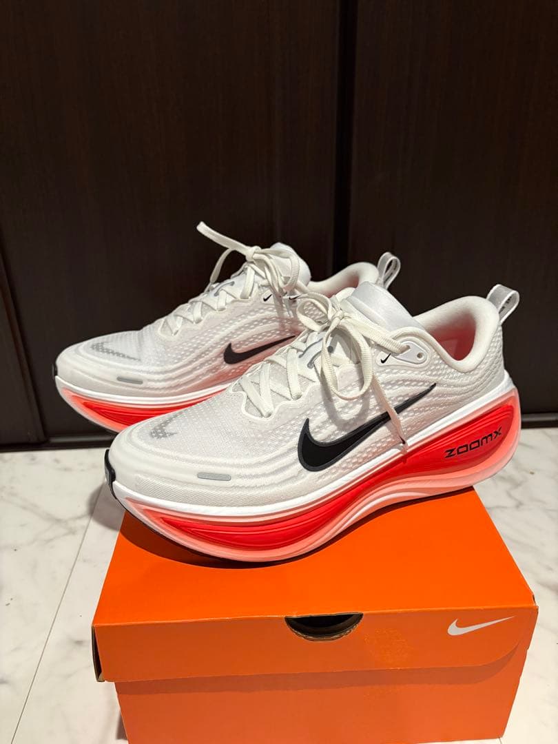 スパイク・シューズ NIKE VOMERO PLUS 25.5cm