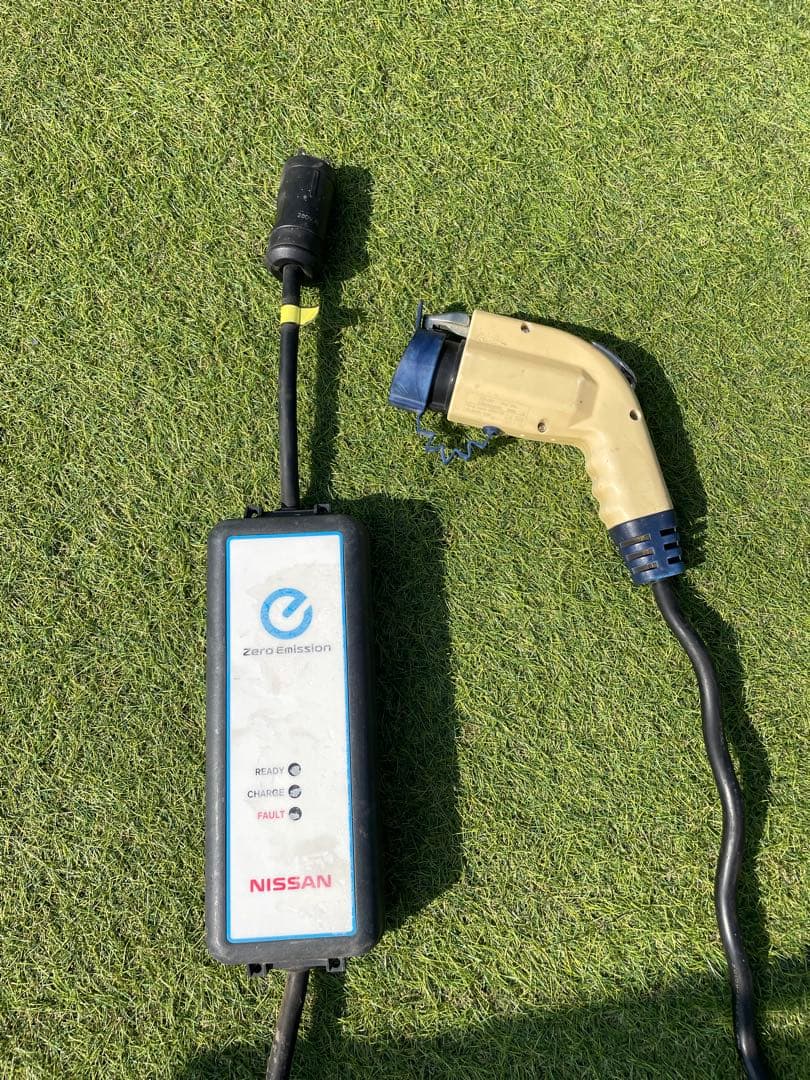 NISSAN 充電ケーブル　日産リーフ使用 Amazon.co.jp: NISSAN【ﾆｯｻﾝ】LEAF【ﾘｰﾌ】 充電ケーブル（コントロール