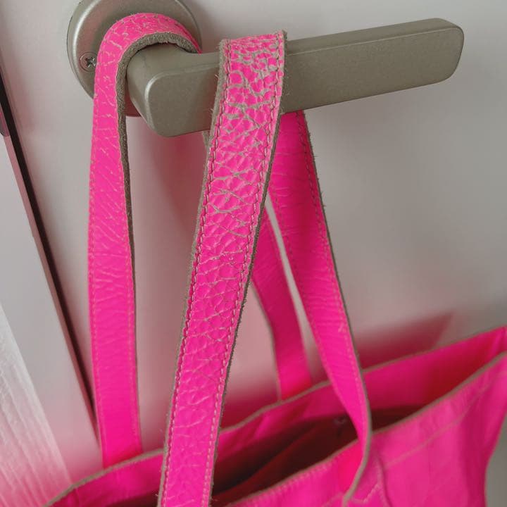 ヴィヴィアンウエストウッド ショッキングピンク トートバッグ A4収納