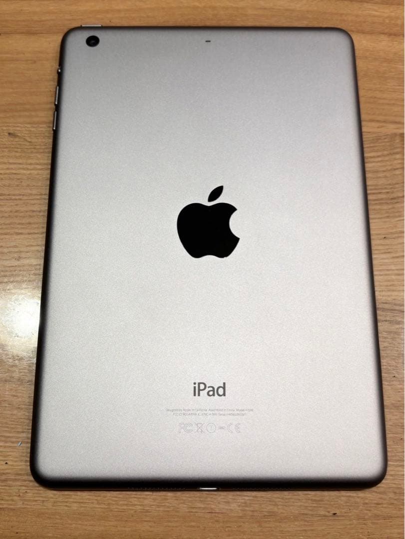 動作美品 iPad mini 3 16GB Wi-Fi 純正ケース付き グレーの通販はau