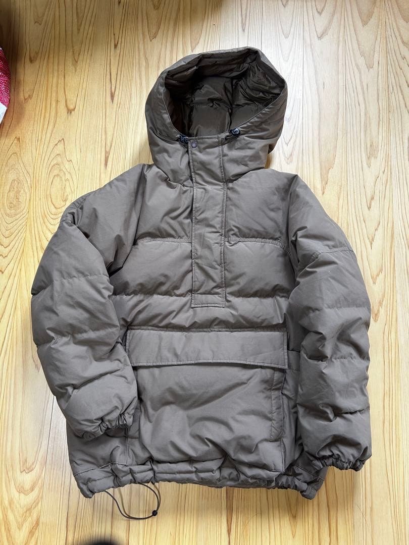  peak スノーピーク プルオーバー ダウン 焚　M スノーピークの十八番！ 難燃仕様の「FRシリーズ」にダウンアウターが