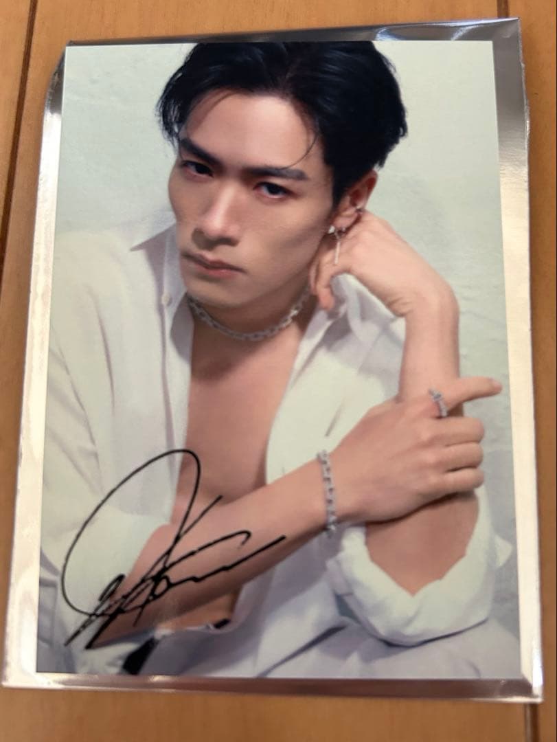 川村壱馬　AUREA POPUP 来場限定特典　フォトカード　サイン入り 川村壱馬 初プロデュースブランド『AUREA.』POPUP STORE開催！ | NEWS