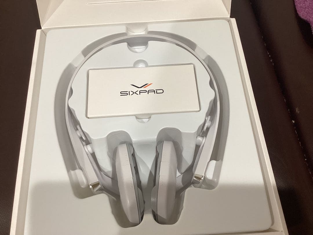 未使用【SIXPADシックスパッド】Facial Fitフェイシャルフィット SIXPAD Facial Fit（シックスパッドフェイシャルフィット） | TBS